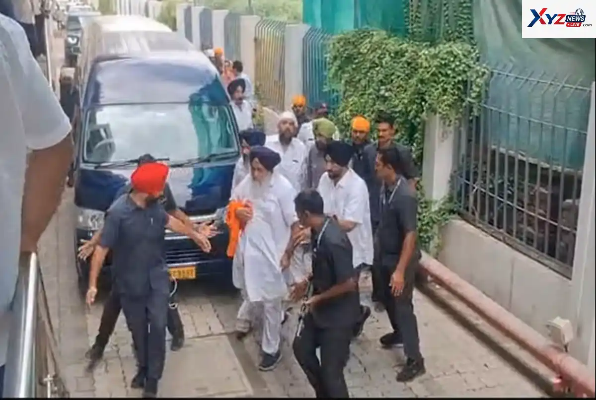 Sukhbir Badal Attacked
